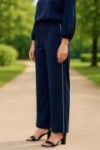 Pantalon fluide avec bandes blanches